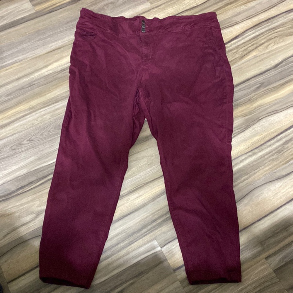 Maroon pants like new